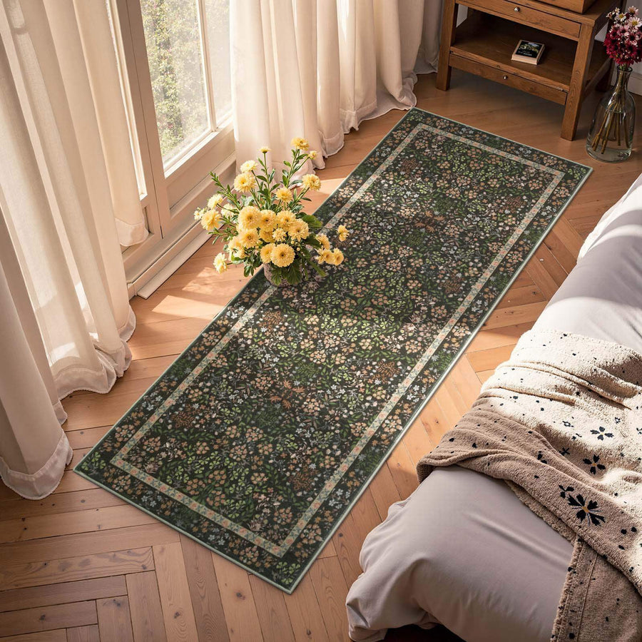 Hand-Painted Vintage Foliage & Floral Area Rug - Jinchan Home