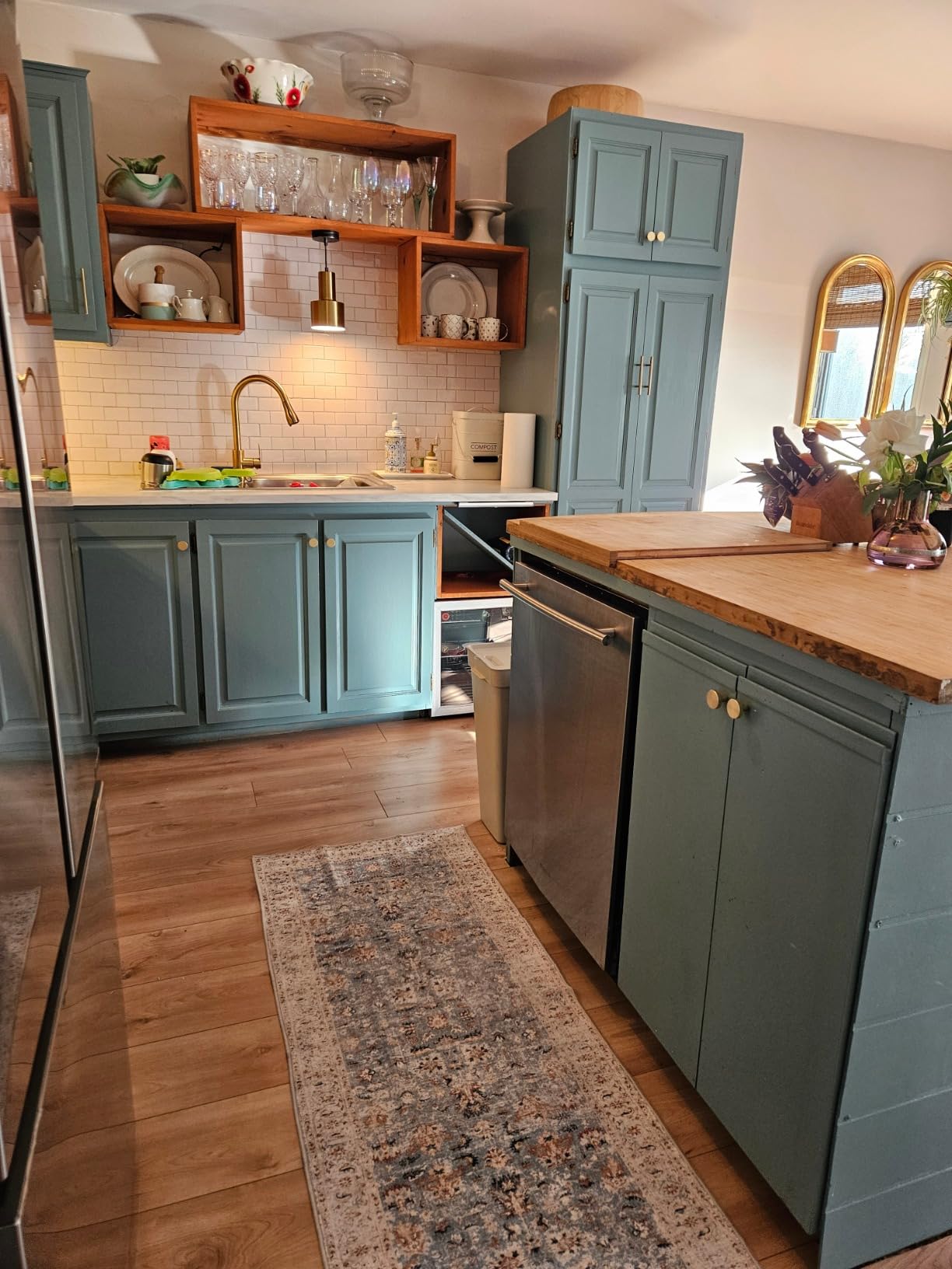 Jinchan washable rug in a customer’s kitchen